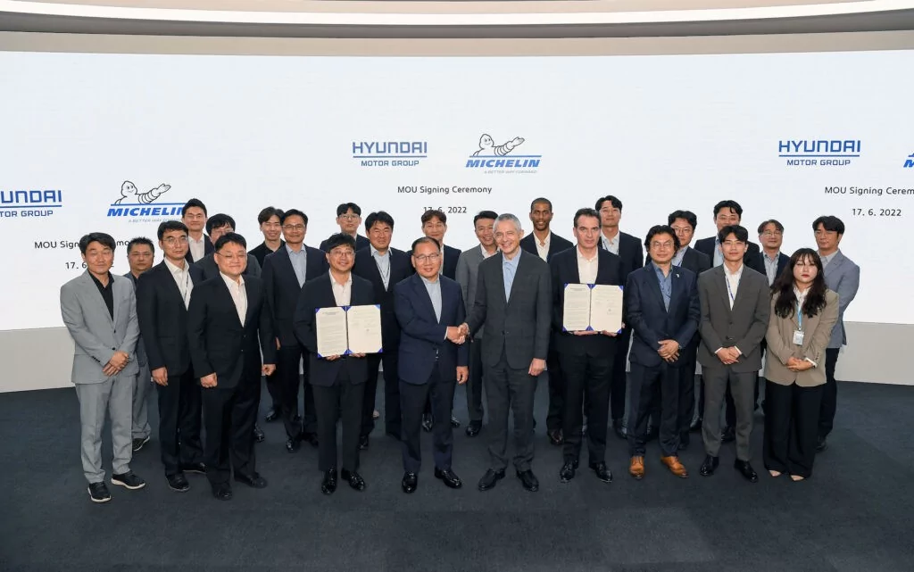 Ο Όμιλος Hyundai Motor και η Michelin υπέγραψαν νέο μνημόνιο συνεργασίας για  καινοτόμες τεχνολογίες ελαστικών τα επόμενα τρία χρόνια.