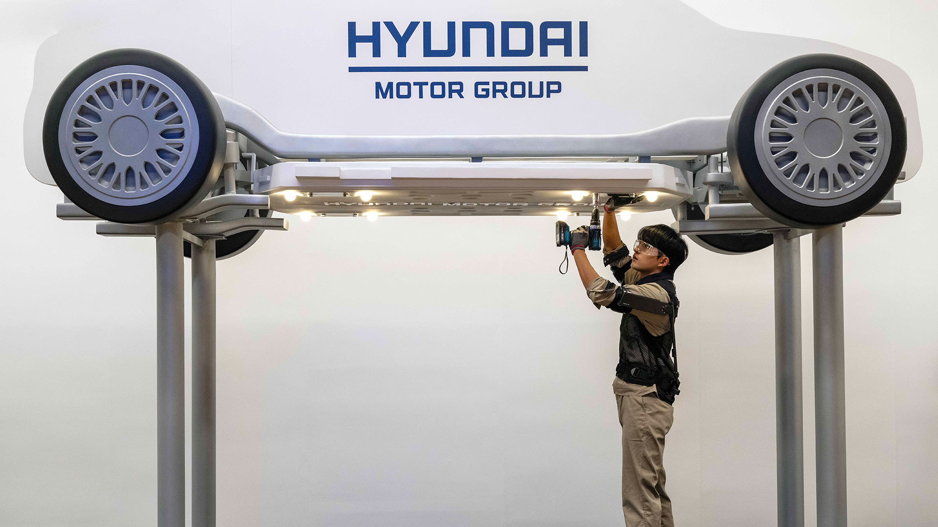 Η Hyundai ξεκίνησε τη διάθεση του γιλέκου ρομπότ «X-ble Shoulder»